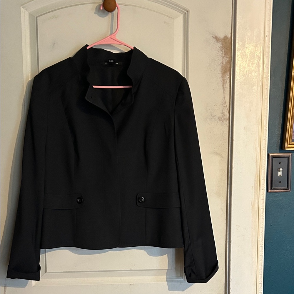 Ellen Tracy Cropped Black Jacket
